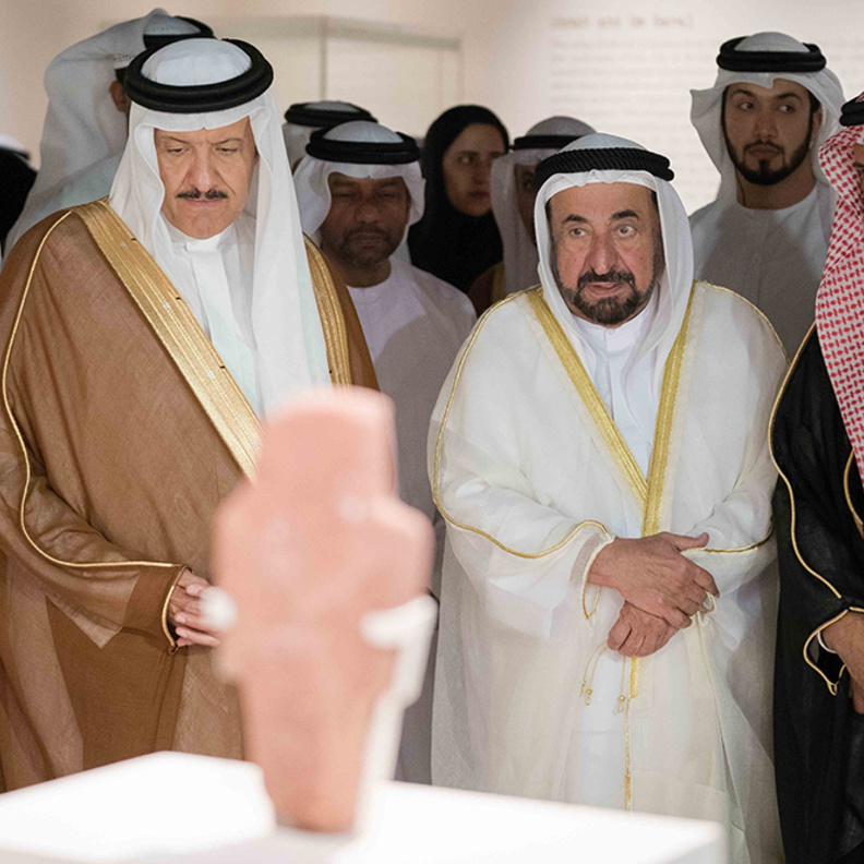 افتتاح معرض "صدى القوافل" بحظور حاكم الشارقة والأمير سلطان بن سلمان