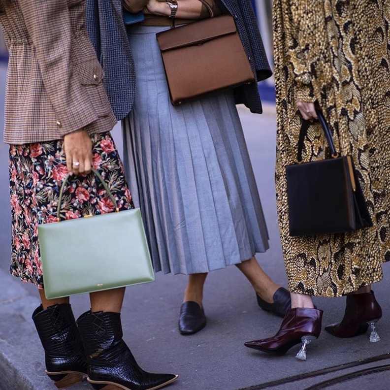 موديلات تنانير لبنات الجامعة 