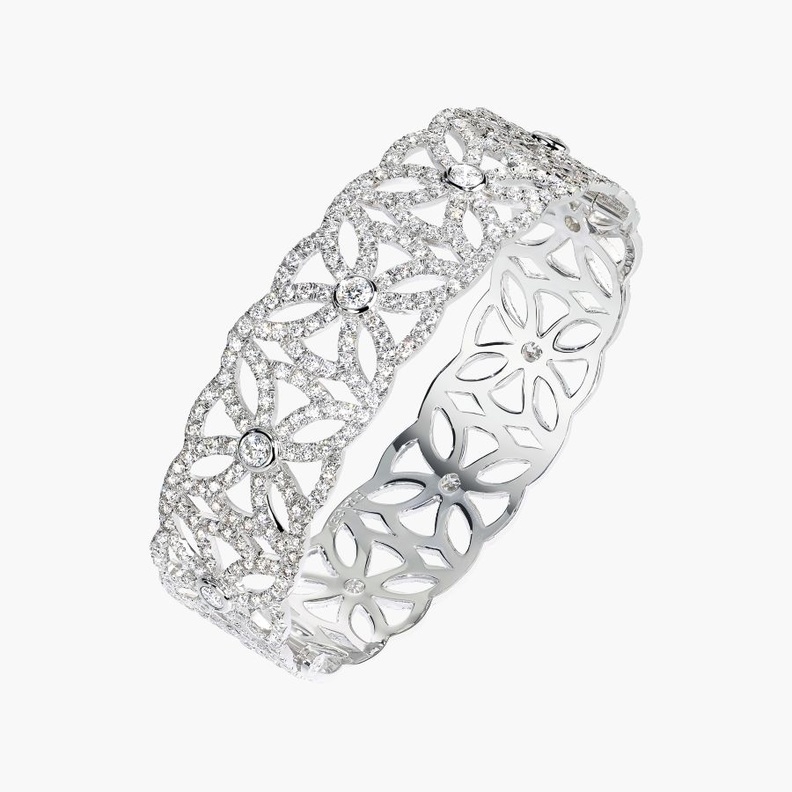 سوار من بلغاري مستوحى من تصميم الثمانينات