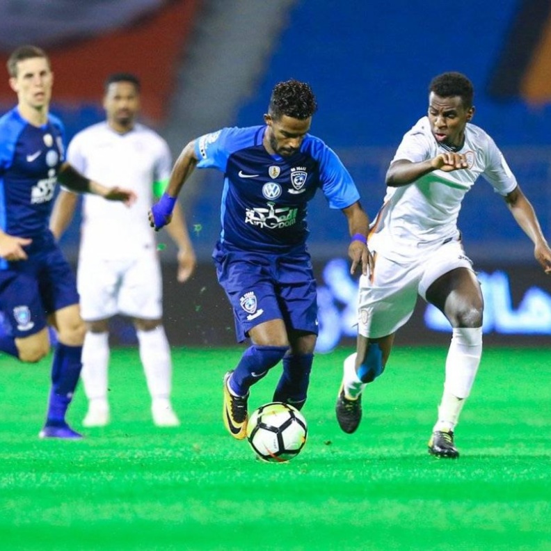 الهلال والشباب في قمة مرتقبة اليوم في الدوري السعودي