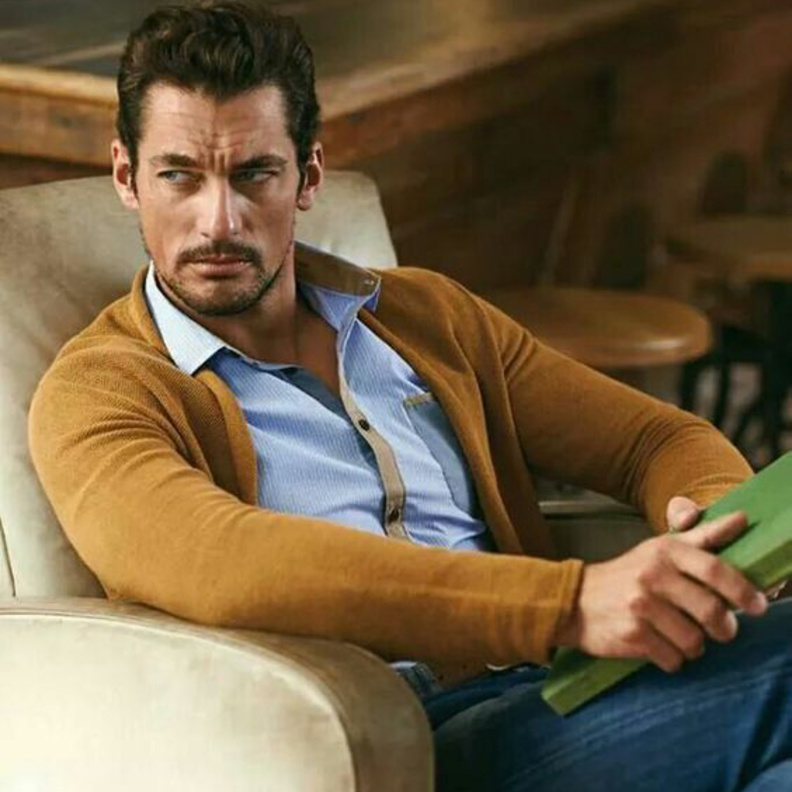 رقي وأناقة ديفيد غاندي بأسلوب شتوي كاجوال