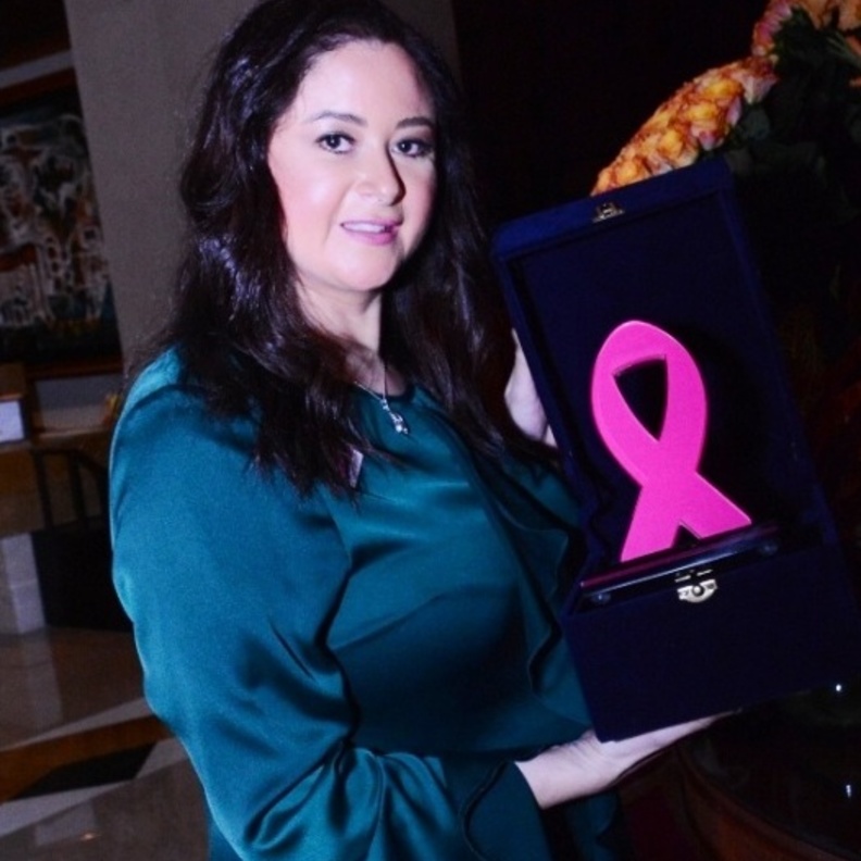 تكريم مي نور الشريف في مبادرة "ذراعي خط احمر"