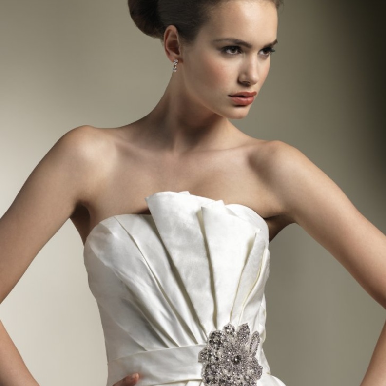 أفكار عصرية لتصميمات بروش العروس الماسي