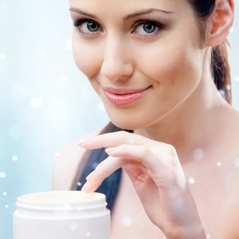 تعرفي على طرق العناية باليدين والاظافر