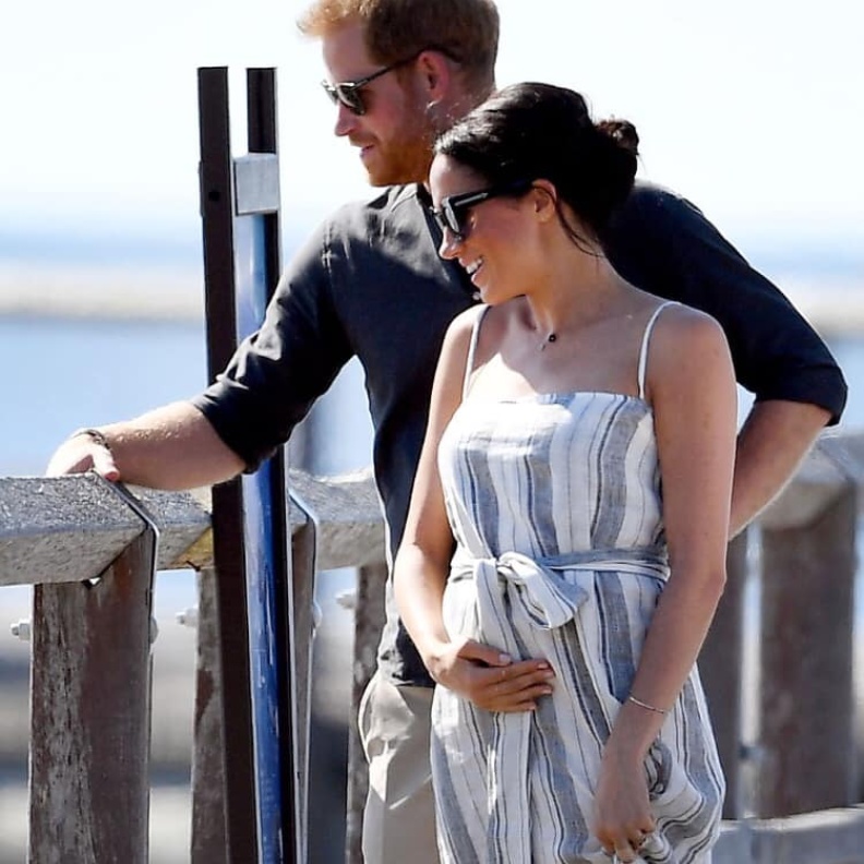 ميغان ماركل لا يمكنها اخفاء سعادتها بعد ظهور ملامح الحمل خلال زيارتها لأستراليا
