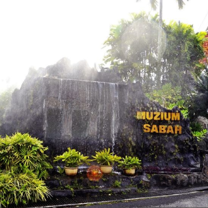 سوق كوتا كينابالو للمصنوعات اليدوية Kota Kinabalu Handicraft Market