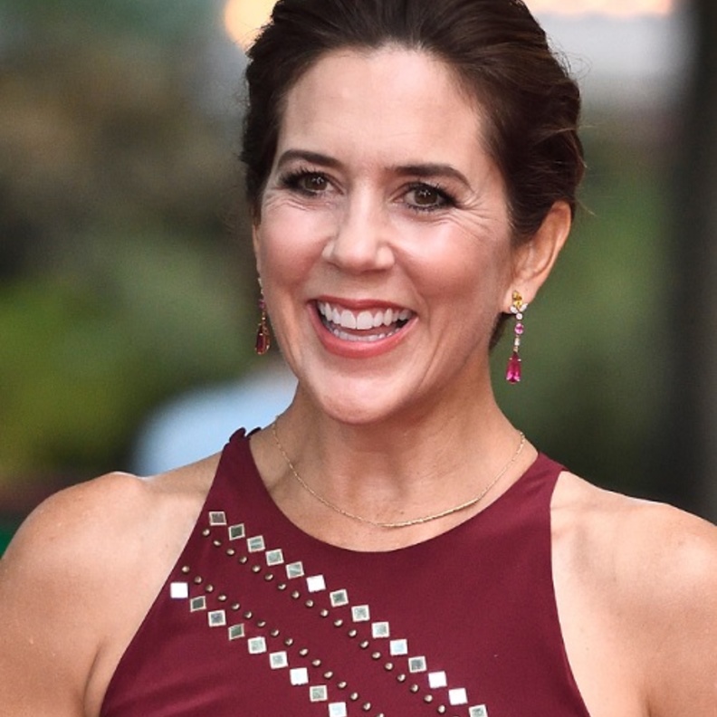 ميغان ماركل بأقراط Zofia Day Co