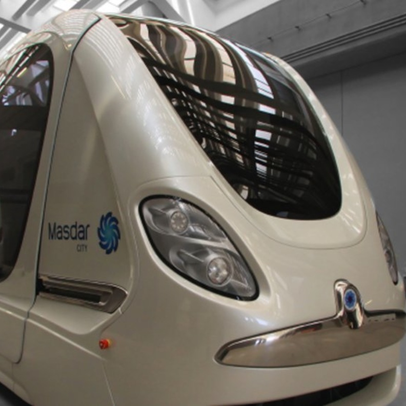 مدينة مصدر تعلن اعتماد أول مركبة ذاتية القيادة في شوارع الإمارات