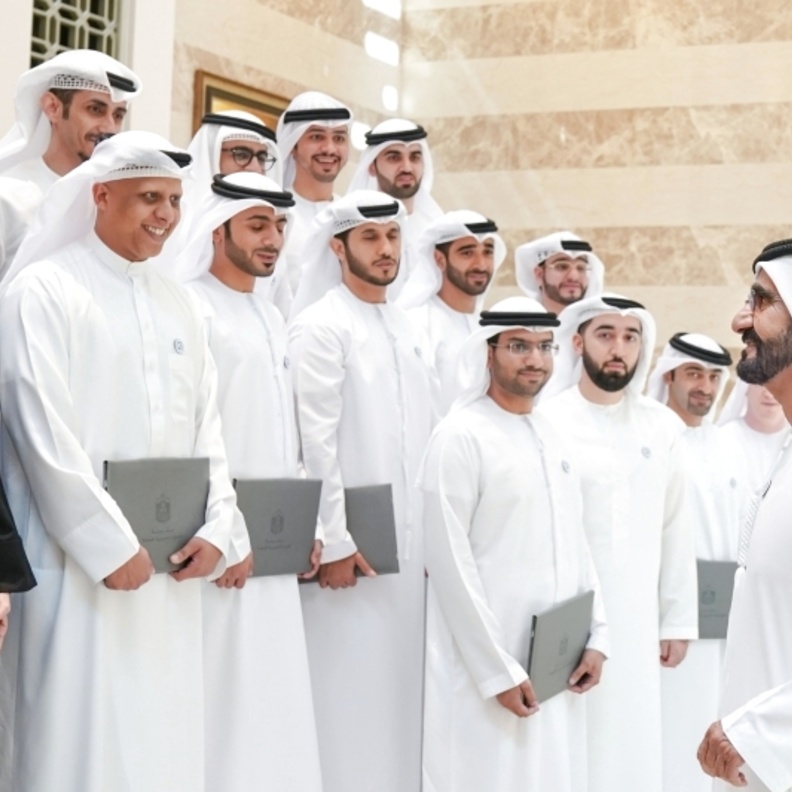 من المصدر أثناء تخريج منتسبي الدفعة الرابعة لبرنامج قيادات المستقبل في أبوظبي