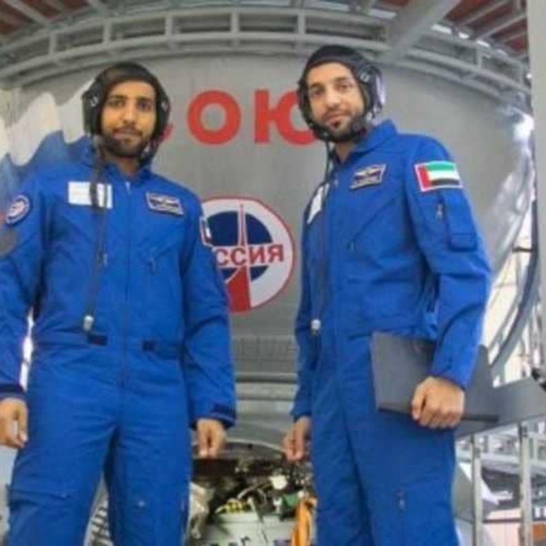 هزاع علي عبدان خلفان المنصوري وسلطان سيف مفتاح حمد النيادي