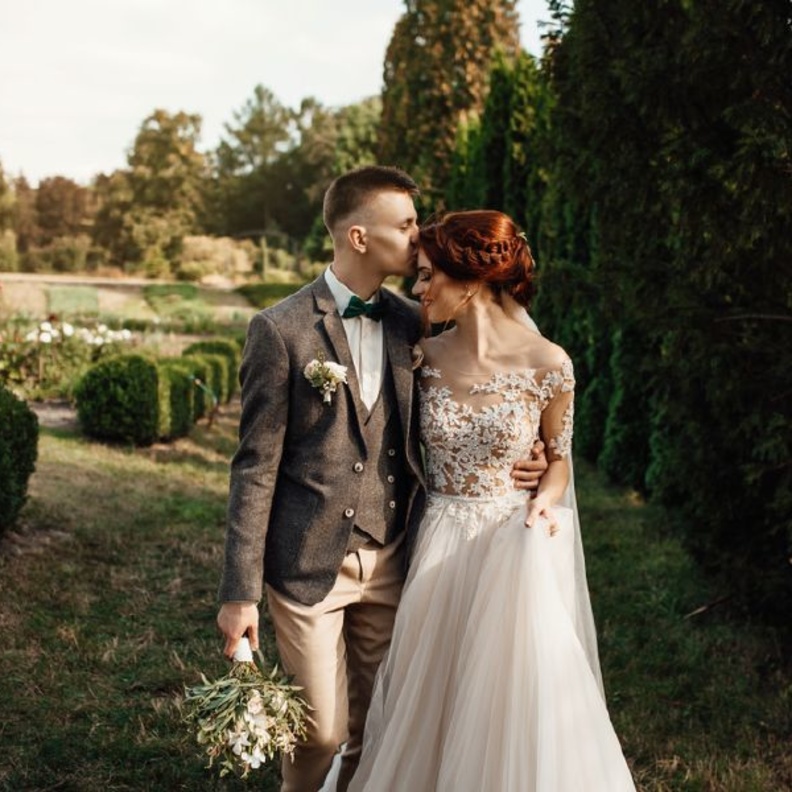 عند اختيار موعد الزفاف يجب مراعاة اوضاع المقربين