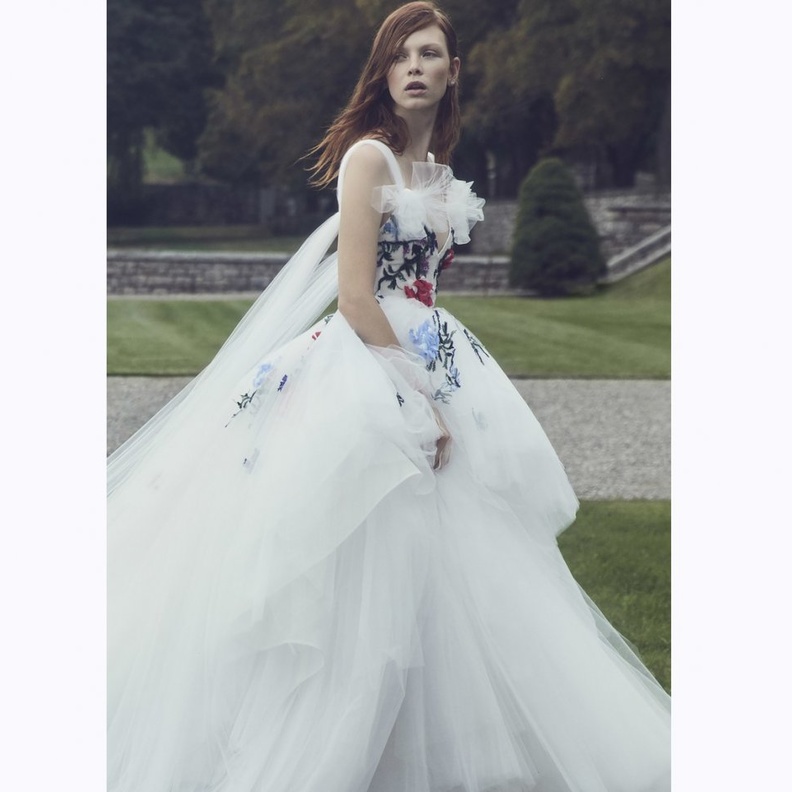 فستان عرس من مونيك لوليه