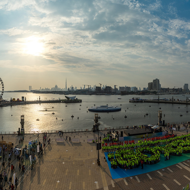 الكرنفال الافتتاحي في دبي فستيفال سيتي