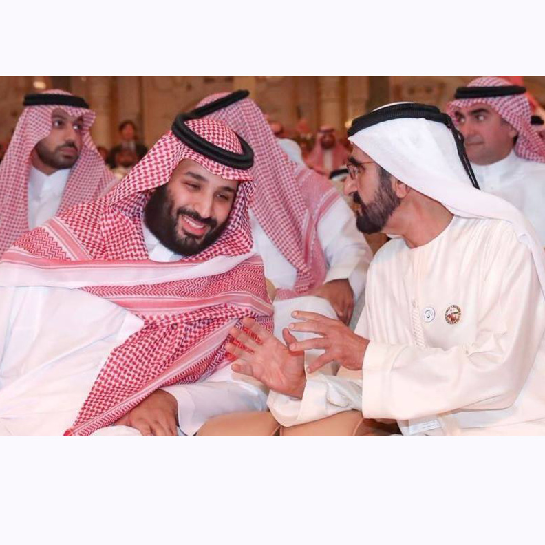 الشيخ محمد بن راشد والأمير محمد بن سلمان في حديث ودي خلال مبادرة مستقبل الاستثمار أمس