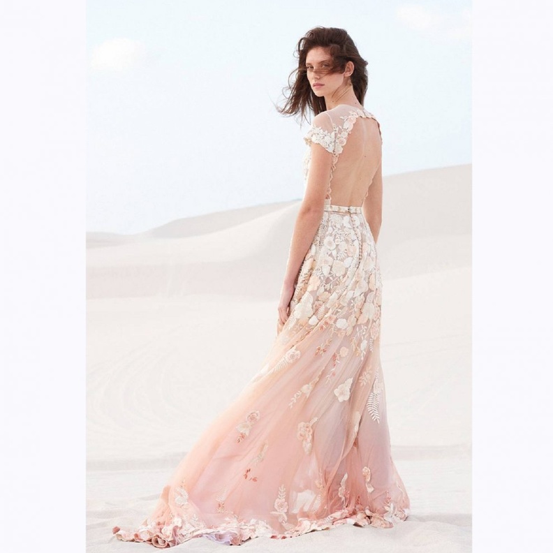 فساتين زفاف ملونة