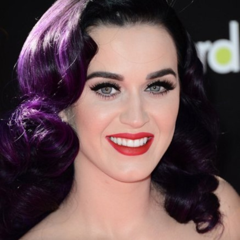 كاتي بيري تحتفل اليوم بعيد ميلادها الـ 34