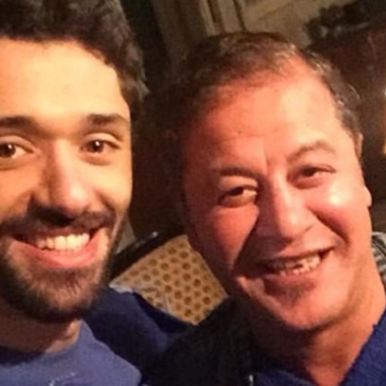 وائل نور وكريم محمود عبد العزيز في شقة فيصل 