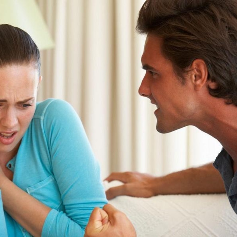 5 إشارات هامة تخبرك بأن الرجل المتقدم للزواج منك رجل متسلط