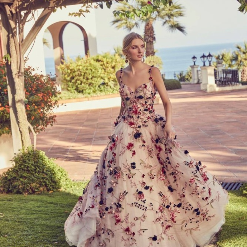  monique lhuillierفستان من