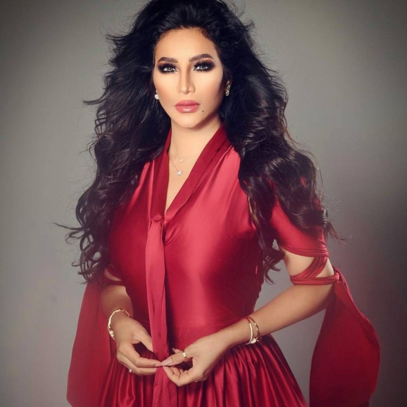 مكياج شرقي ساحر على طريقة لجين عمران