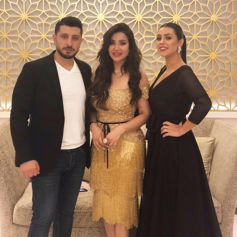 أناقة المدعوات في عيد لجين عمران