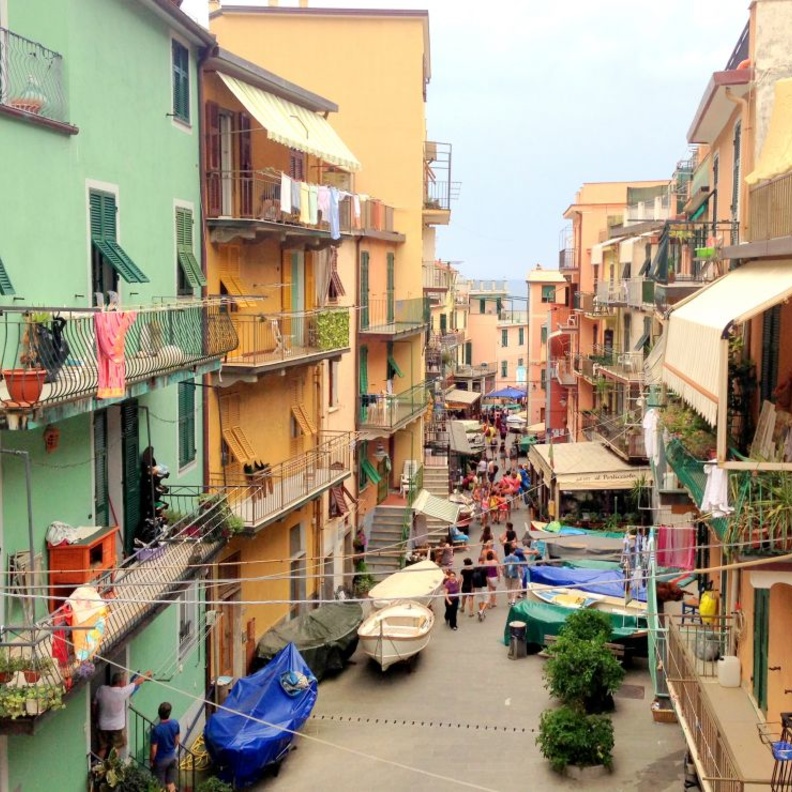 فعاليات ممتعة في الساحة الرئيسية