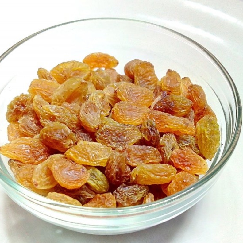  يساهم تناول الزبيب الاصفر بكميات معتدلة بانقاص الوزن الزائد