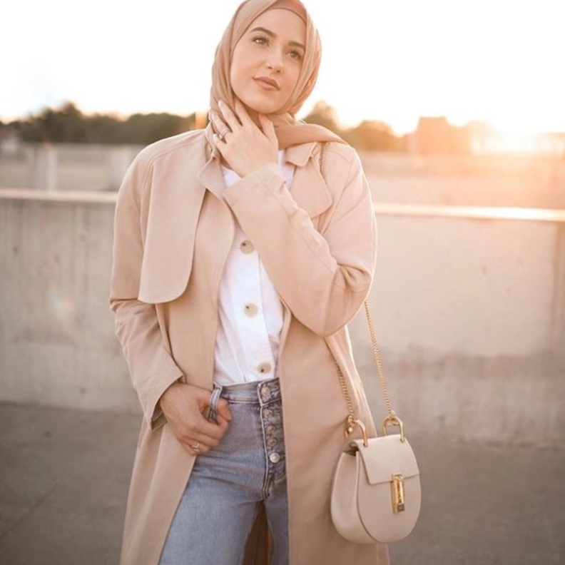 تألقي بالبني مع البيج بأسلوب سالي عاشور