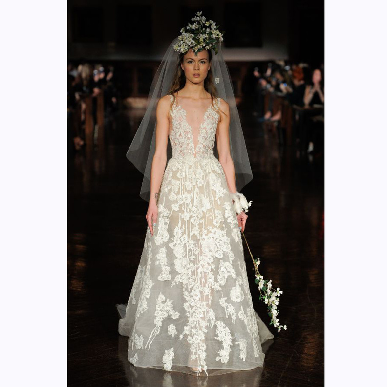 فستان زفاف من ريم عكرا Reem Acra لربيع 2019