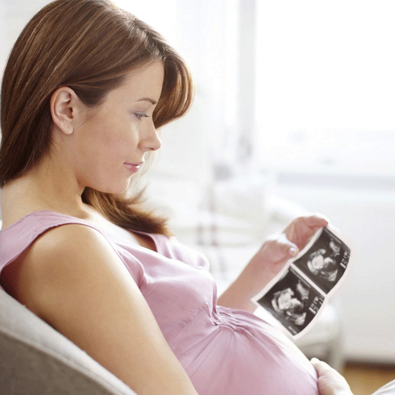 مخاطر الحمل بعد سن التسعة والثلاثين على الأم والطفل