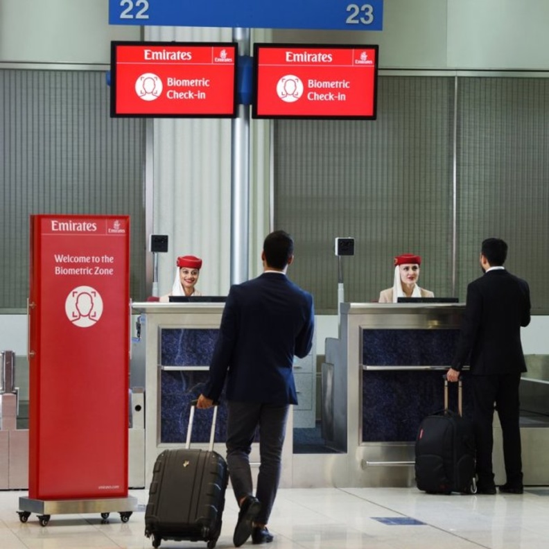 مطار دبي يقدم تجربة سفر سلسة مع أول مسار "بيومتري" متكامل في العالم