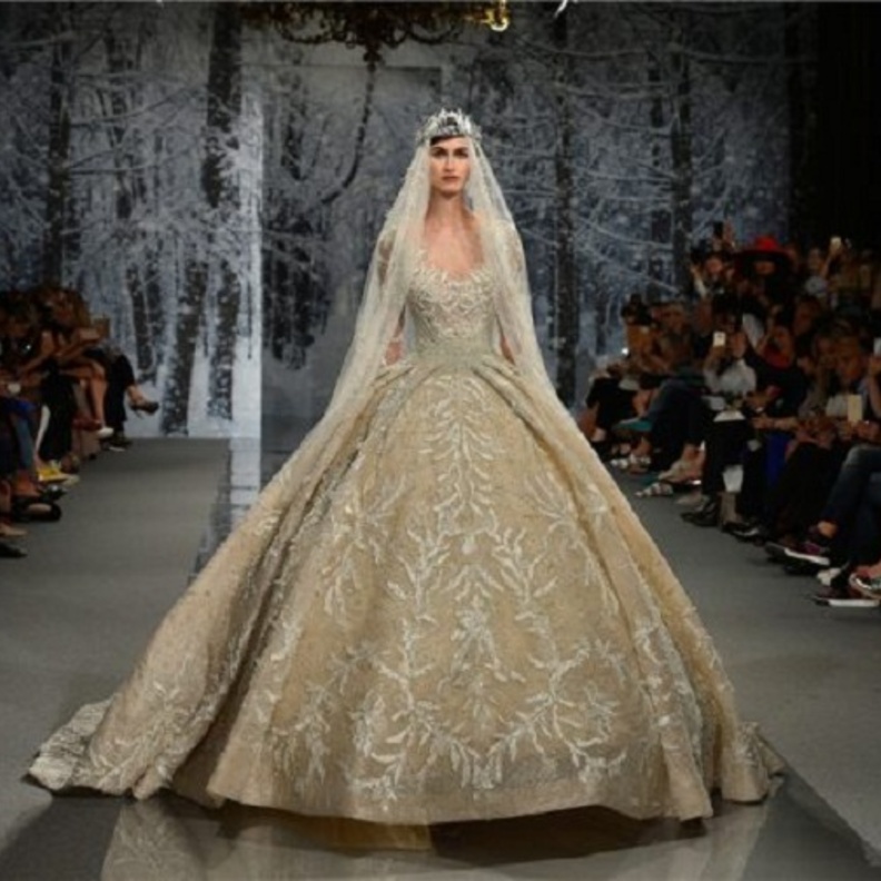 فساتين من العصور الوسطى