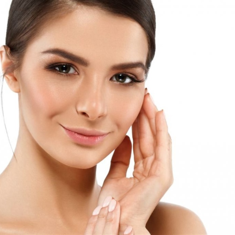  تساعد مركبات الفلافونويد في حماية البشرة من أضرار أشعة الشمس