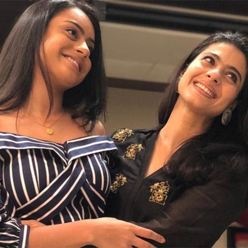  كاجول وزوجها يشتريان منزل لابنتهما في سنغافورة