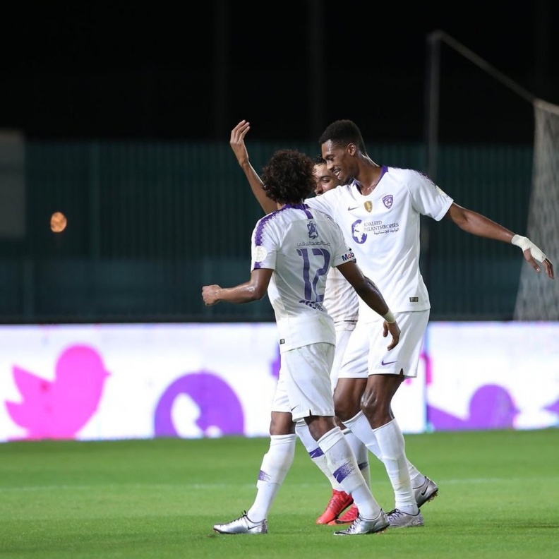 الهلال تجاوز القادسية بثنائية
