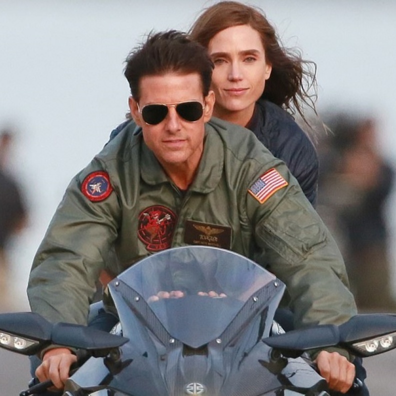 توم كروز وجينيفر كونيلي