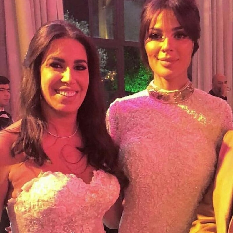 نادين نجيم تشعل الاجواء في زفاف مديرة اعمالها