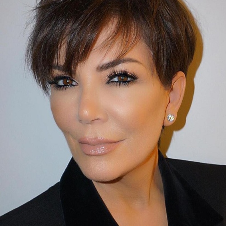 كريس جينر تحتفل بعيد ميلادها الـ63