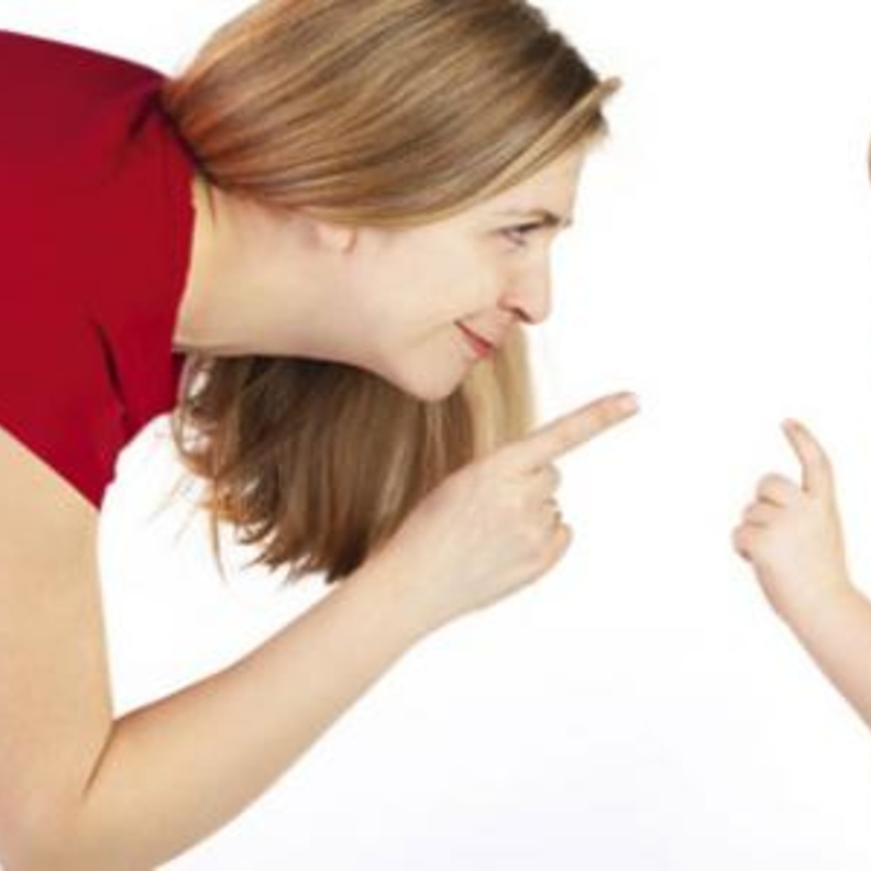 طرق التعامل مع الطفل العنيد في عمر الخمس سنوات