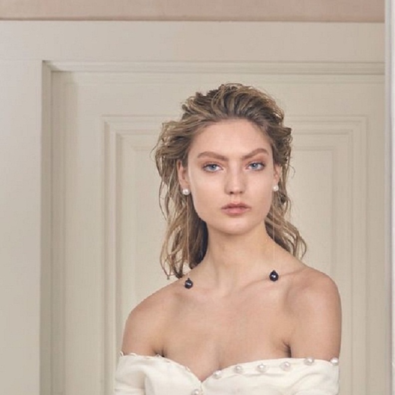 اقراط من berta