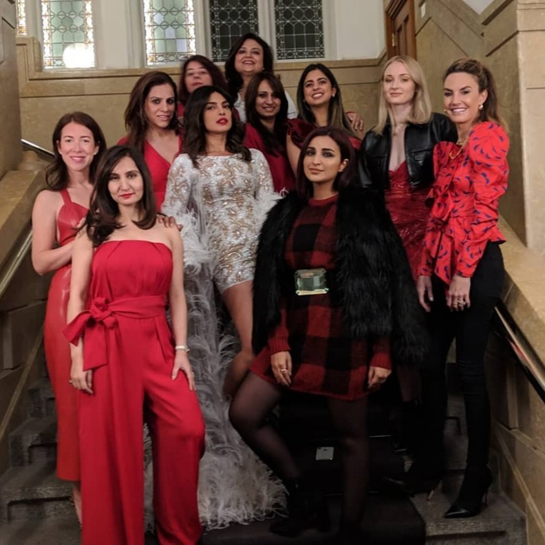 بريانكا تشوبرا وصديقاتها يحتفلون باقتراب موعد حفل زفافها