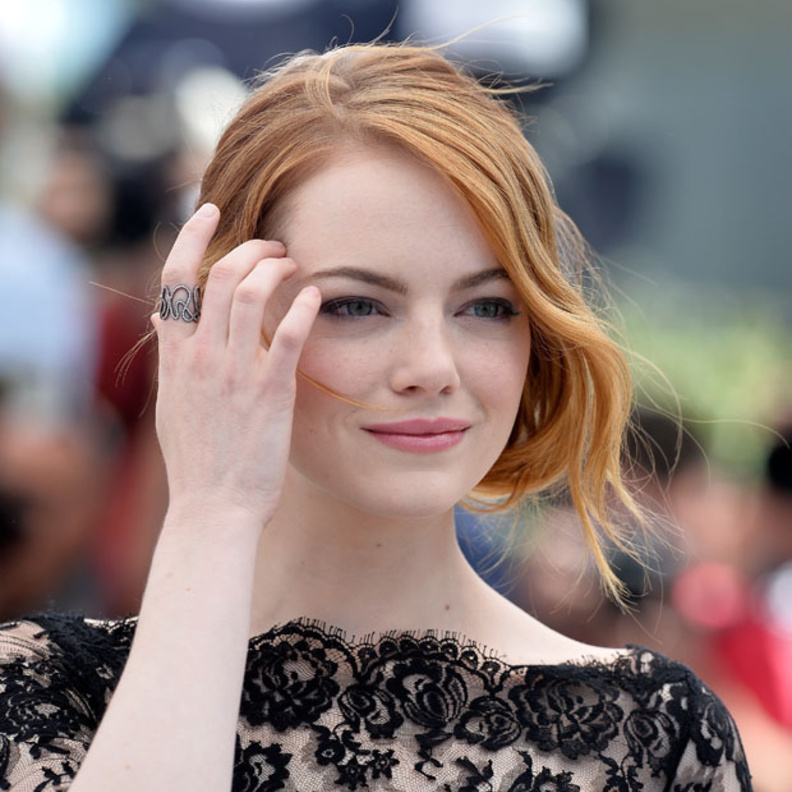 ايما ستون متألقة بمجوهرات سليم مزنر Selim Mouzannar