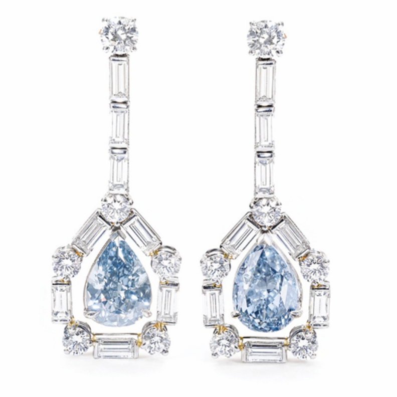 اسوارة من الماس والياقوت الأزرق