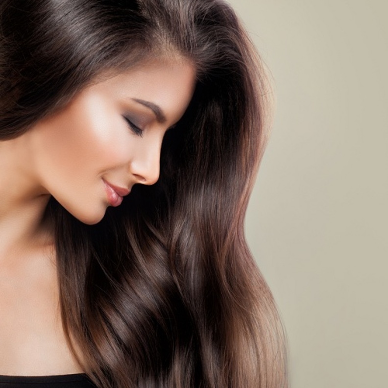 خل التفاح يعالج افرازات الشعر الدهني