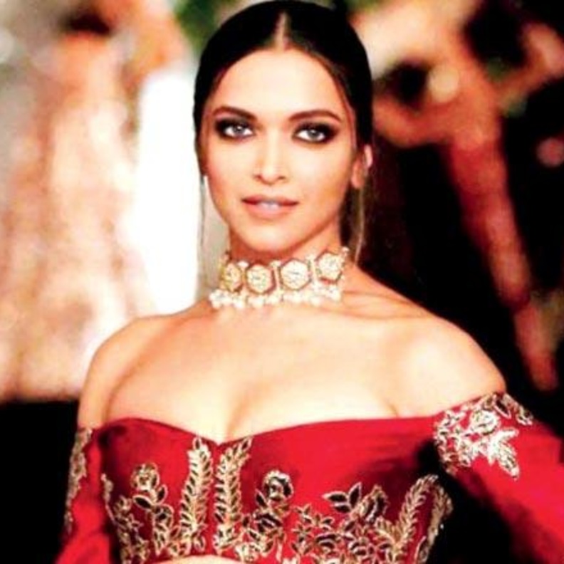 ديبيكا بادوكون تنفق 137 ألف دولار على مجوهرات حفل زفافها