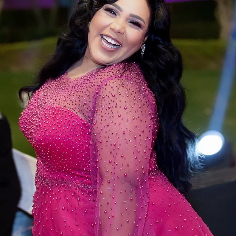 ايتن عامر بدأت بتحدي تخسيس وزنها