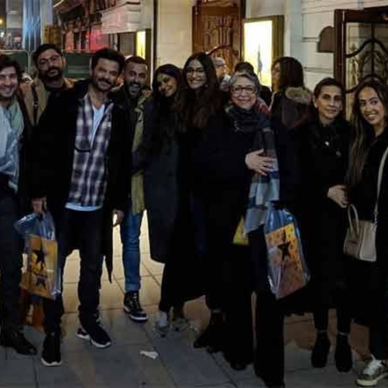 ريا كابور تنشر صور من عطلتها في لندن