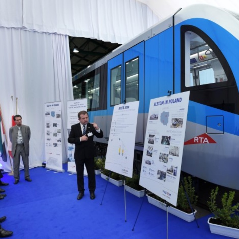 صورة للقطارات الجديدة لمترو دبي