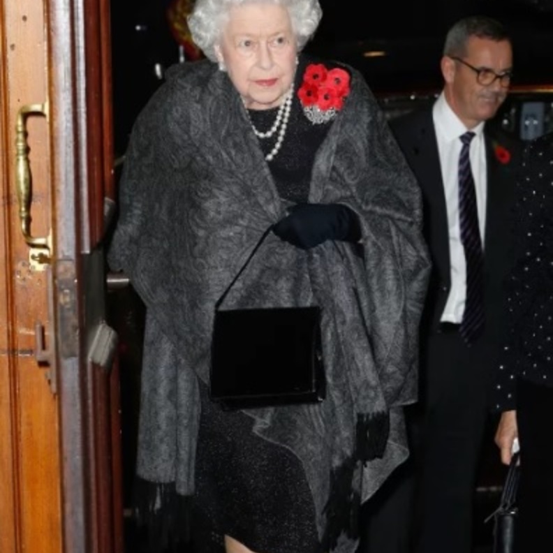 الملكة إليزابيث 