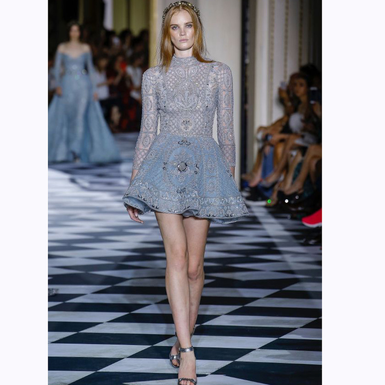 Alexis Mabille فستان سهرة قصير منفوش باللون الزهري من